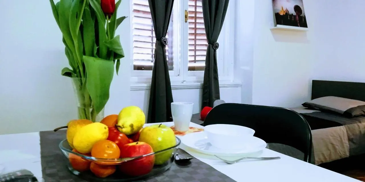 Pula Center Green Park Apartments And Rooms