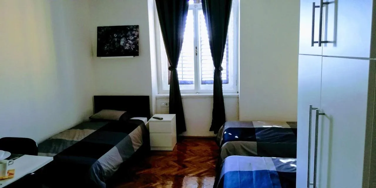 Pula Center Green Park Apartments And Rooms