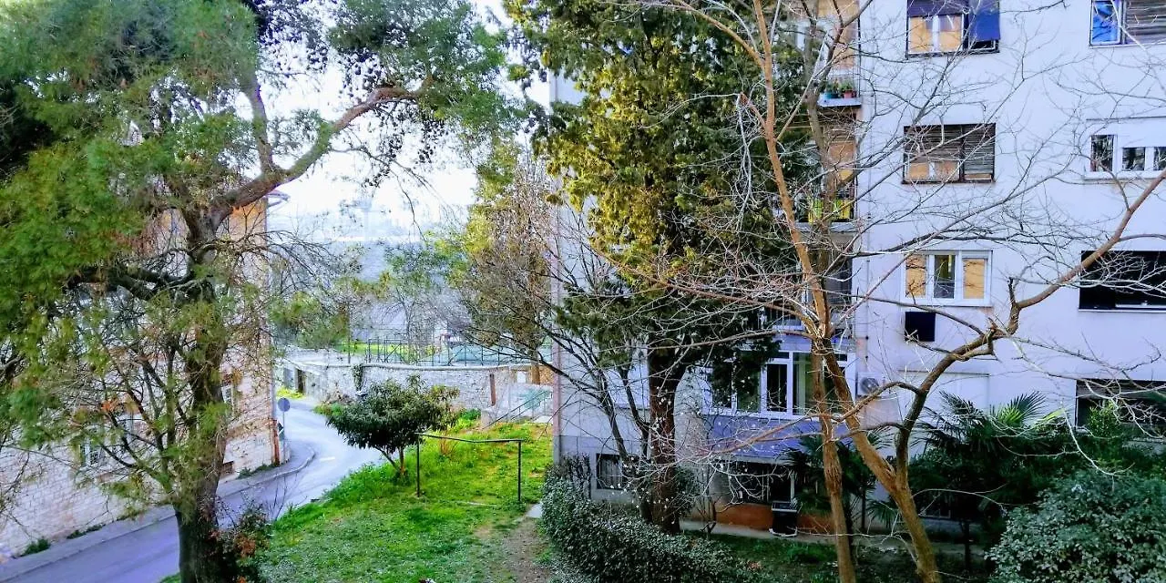 Pula Center Green Park Apartments And Rooms