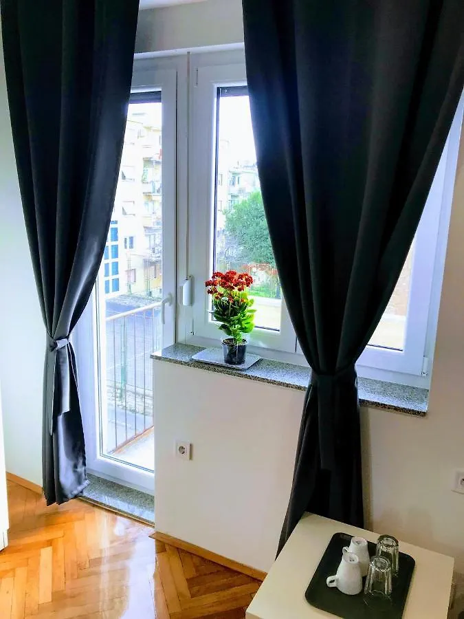 Pula Center Green Park Apartments And Rooms 0*,  Croatia
