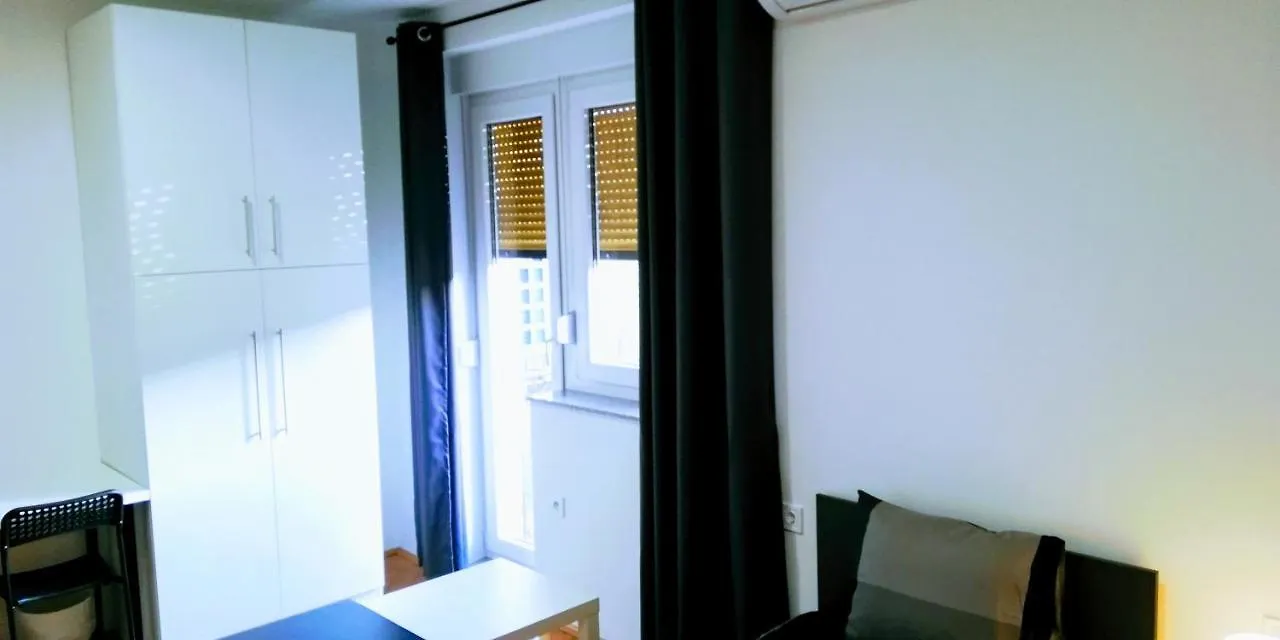 Pula Center Green Park Apartments And Rooms 0*,
