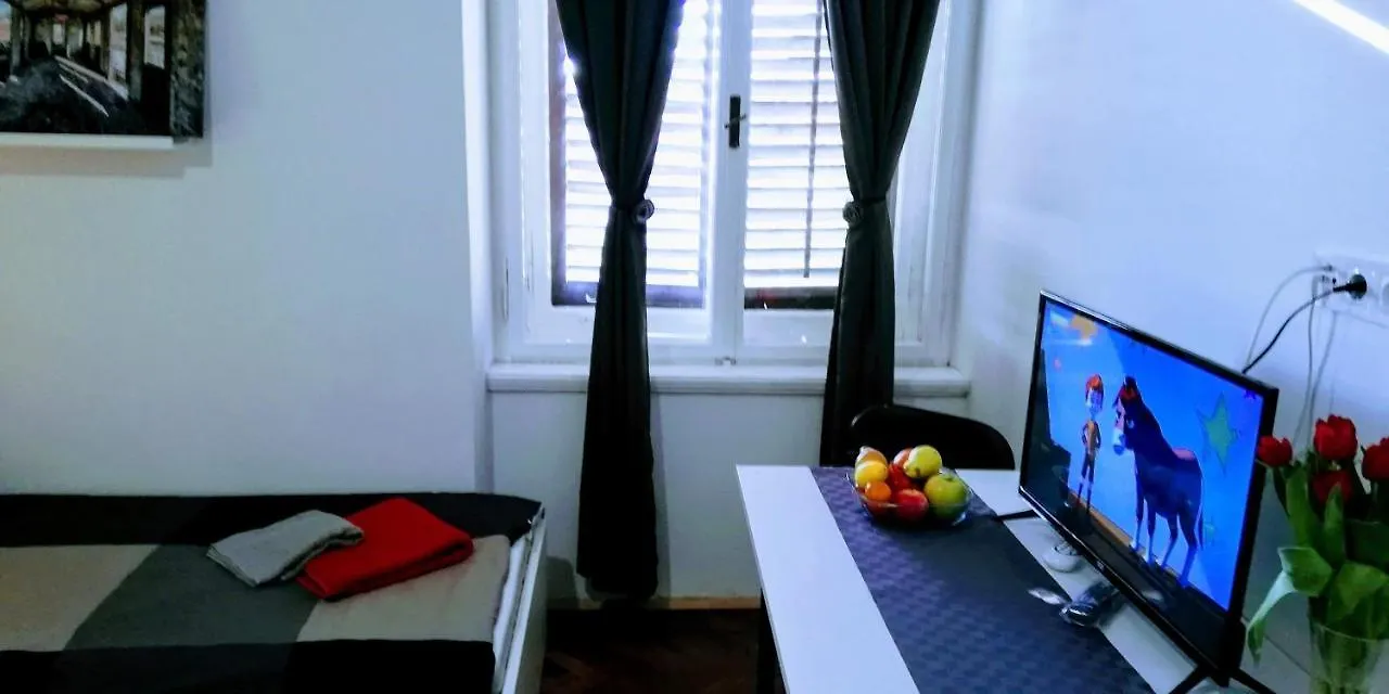Pula Center Green Park Apartments And Rooms 0*,