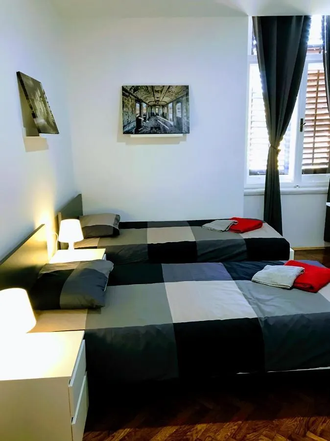 Pula Center Green Park Apartments And Rooms 0*,  Croazia