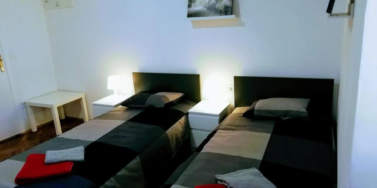 Pula Center Green Park Apartments And Rooms