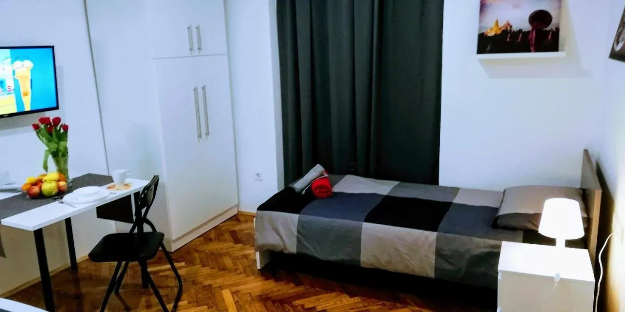 Pula Center Green Park Apartments And Rooms Croazia