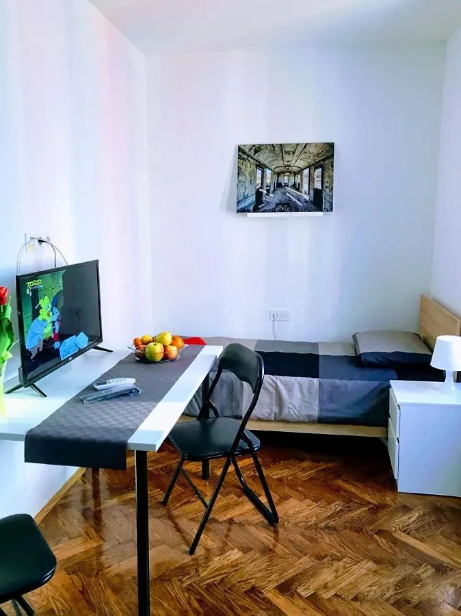 Pula Center Green Park Apartments And Rooms