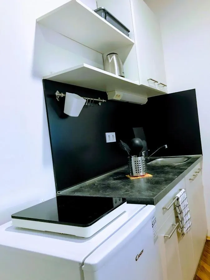 Pula Center Green Park Apartments And Rooms