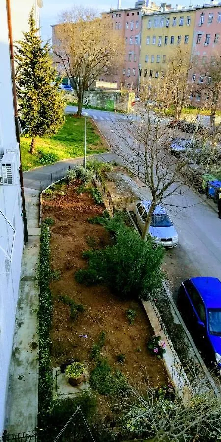 Pula Center Green Park Apartments And Rooms