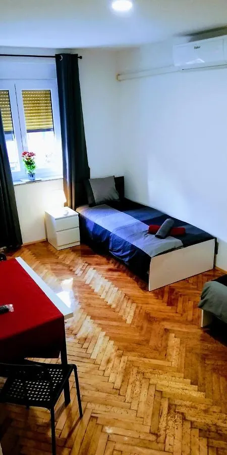 Pula Center Green Park Apartments And Rooms 0*,  Croazia
