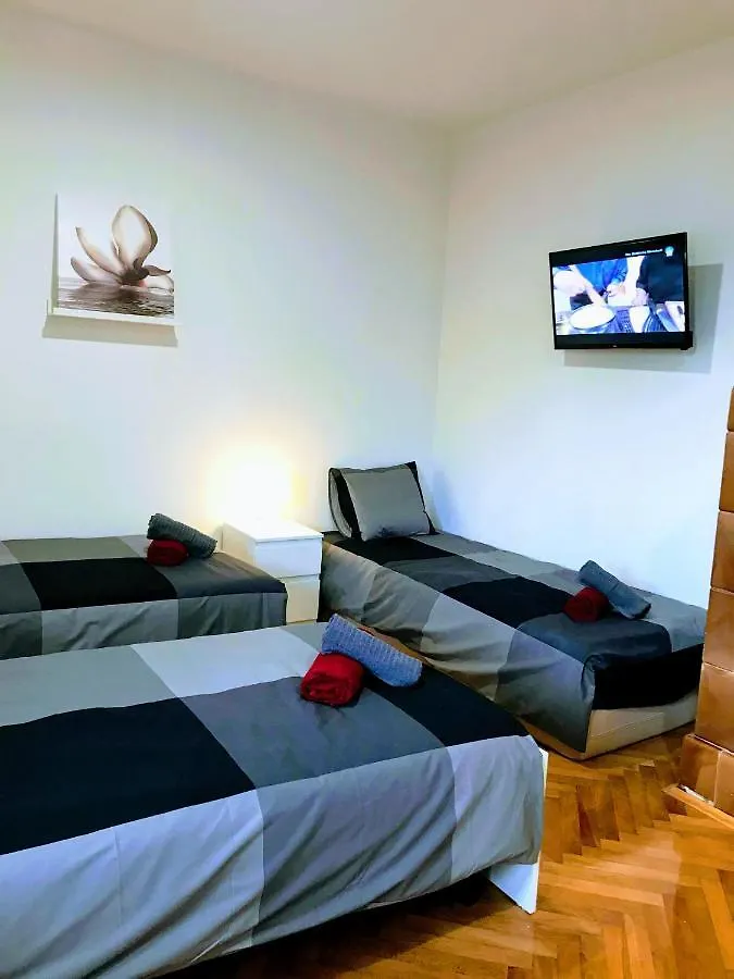 Pula Center Green Park Apartments And Rooms