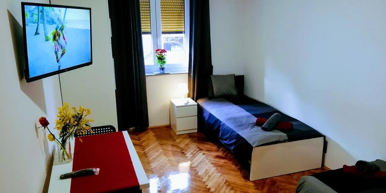 Pula Center Green Park Apartments And Rooms 0*,